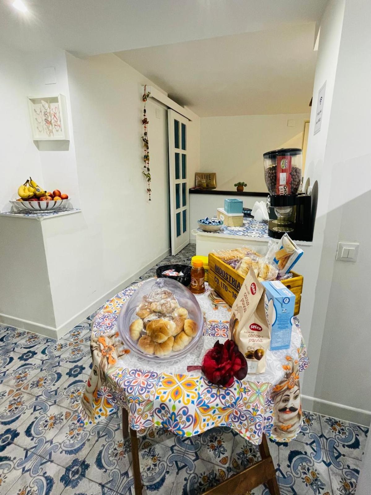 Duba House Holiday Home Палермо Экстерьер фото